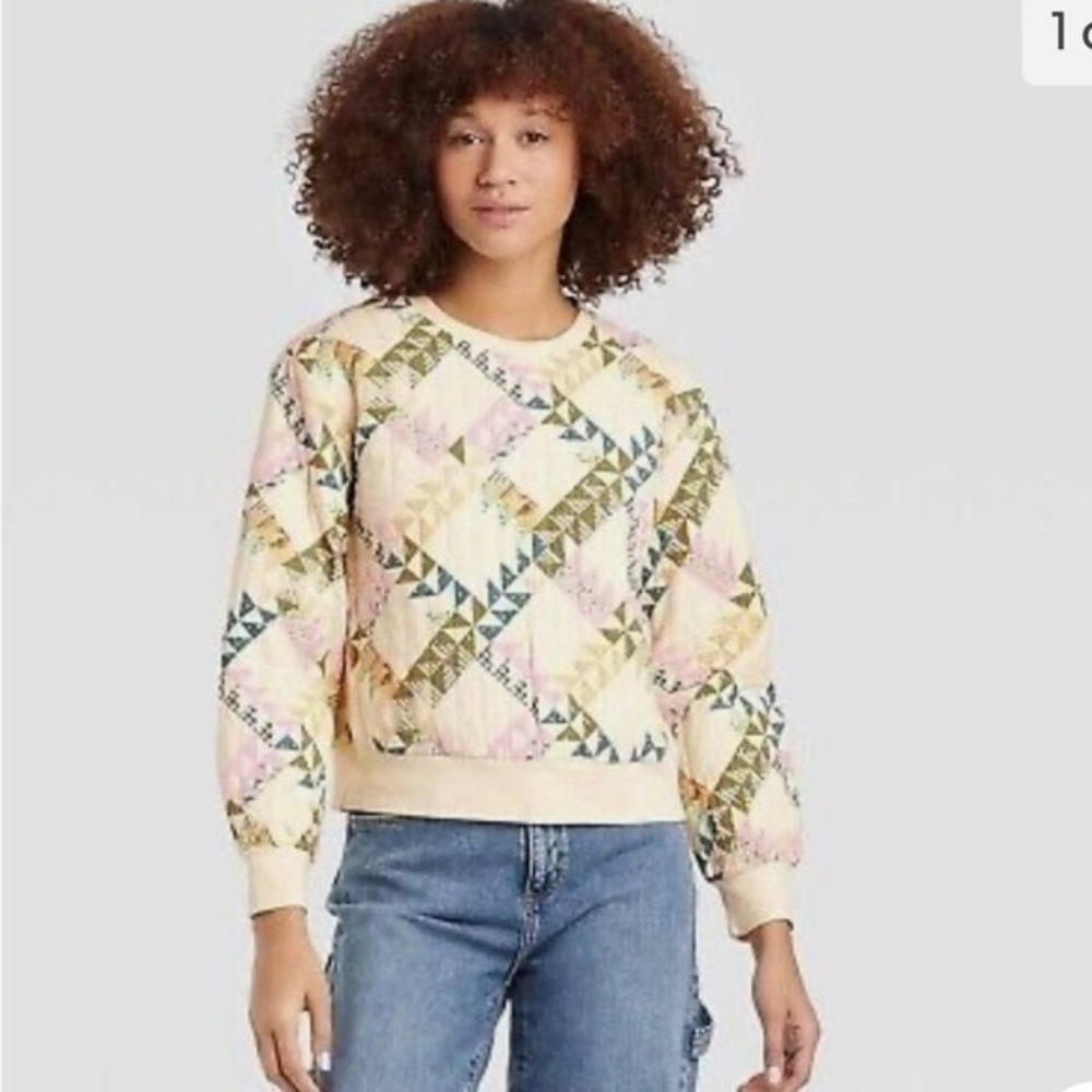 Adorable quilt style pullover - size small